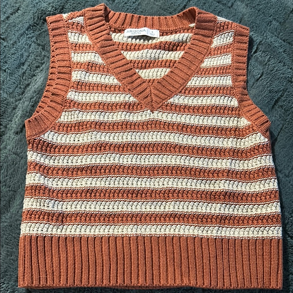 Arizona Jean Company Rust and Cream Knit Vest